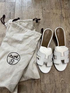 (Category: ) located in . Submitted by blingandbags (Listing ID 1227480115, Image 1). Description: .