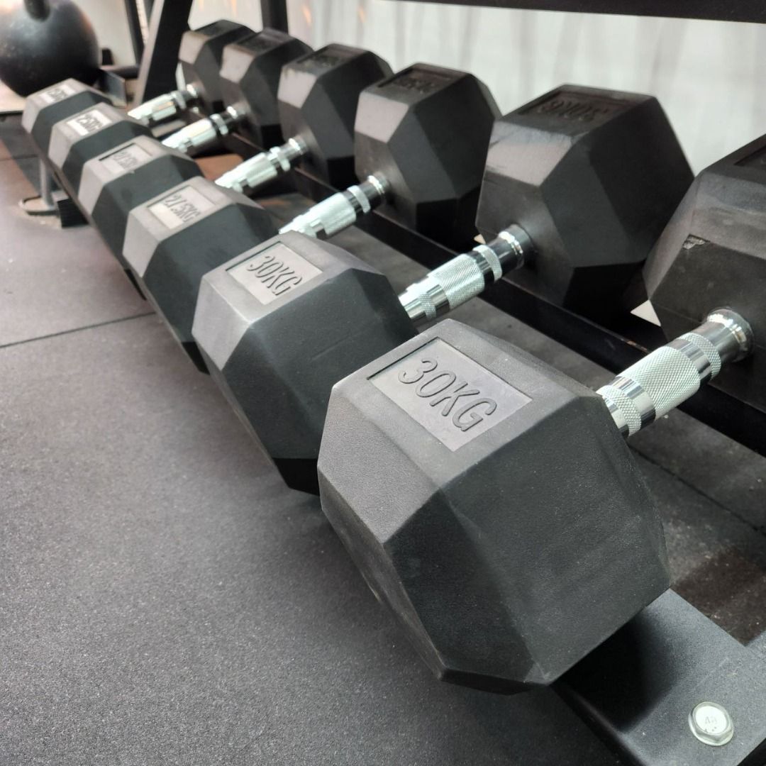 Hex Treated Rubber Coated Fixed Dumbbells with 3Tier Metal Rack