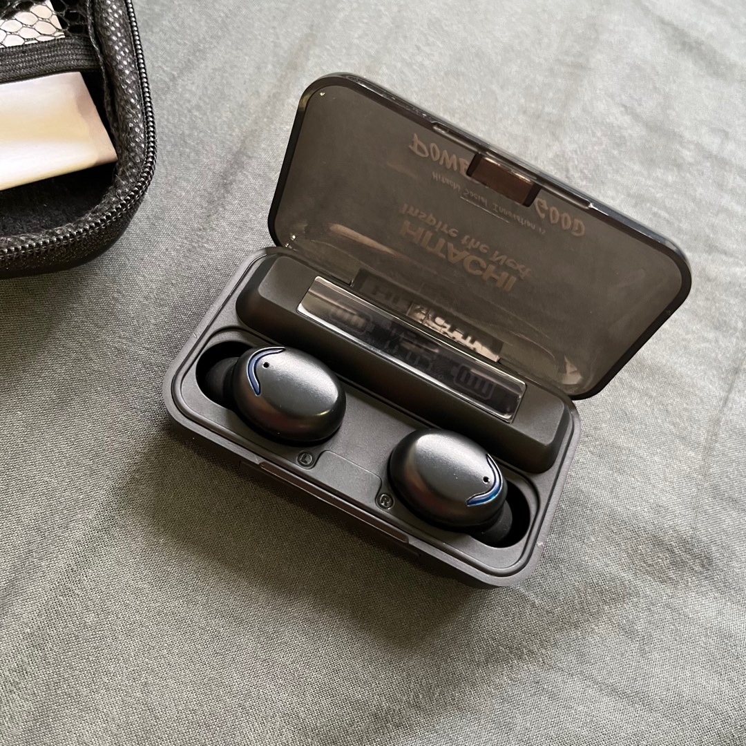 Hitachi Wireless Earpiece Audio Earphones On Carousell