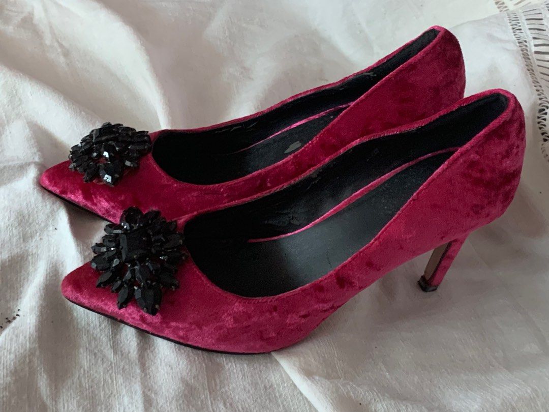 hot pink velvet heels with black embellished brooch diamond asos manolo hangisi ish Barbie