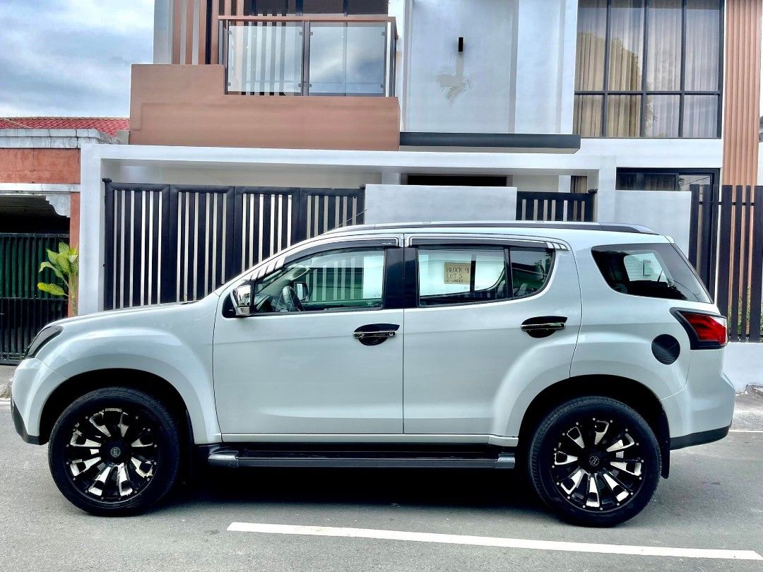 Isuzu MUX LSA 4X2 TOP OF THE LINE OPEN FOR FINANCING/HULUGAN Auto