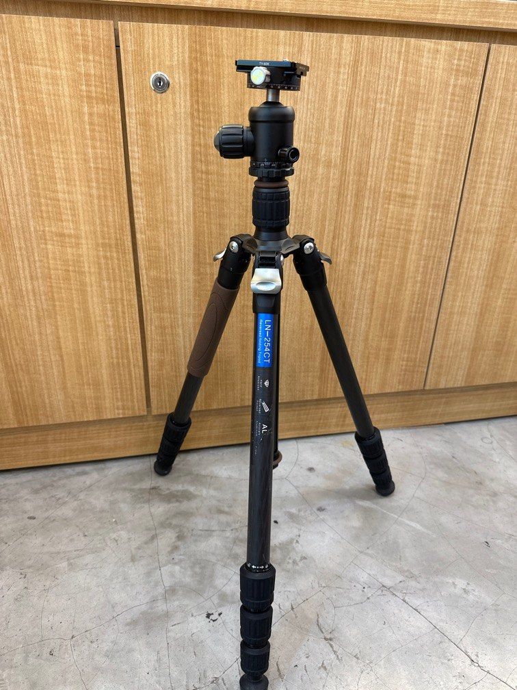 Leofoto LN254CT + NB34 tripod kit, Photography, Photography