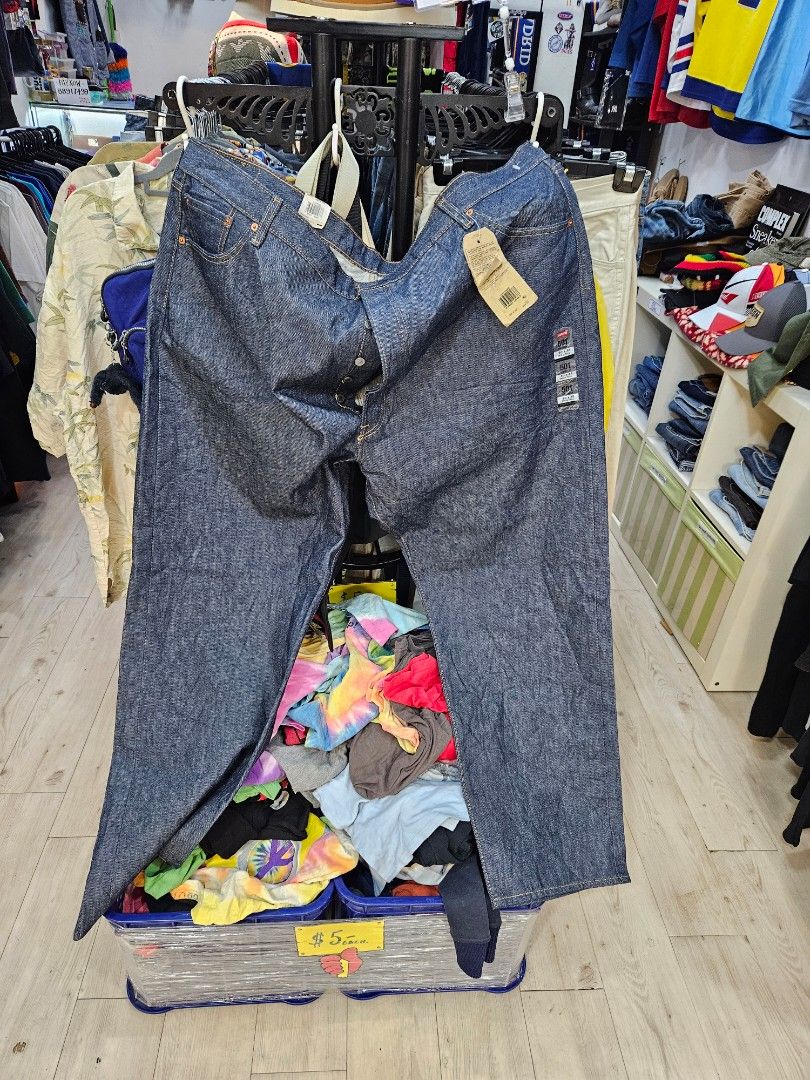 Levis 42 shop
