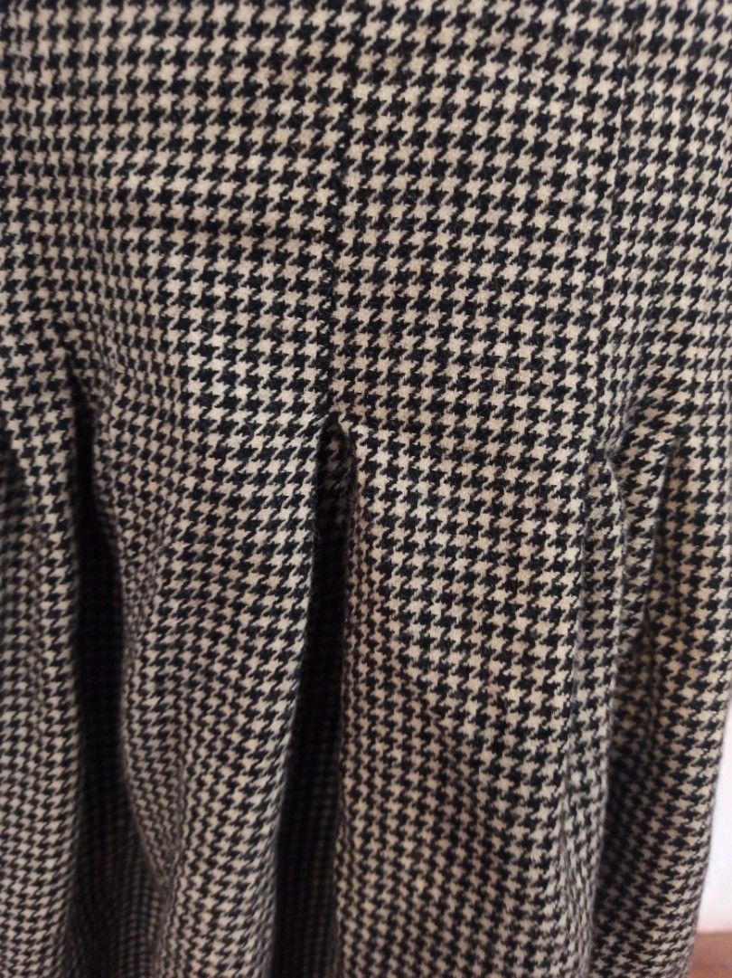 Long Skirt Black and White Pattern (Category: Skirts) located in Manila. Submitted by MarsLine (Listing ID 1227447532, Image 3). Description: .