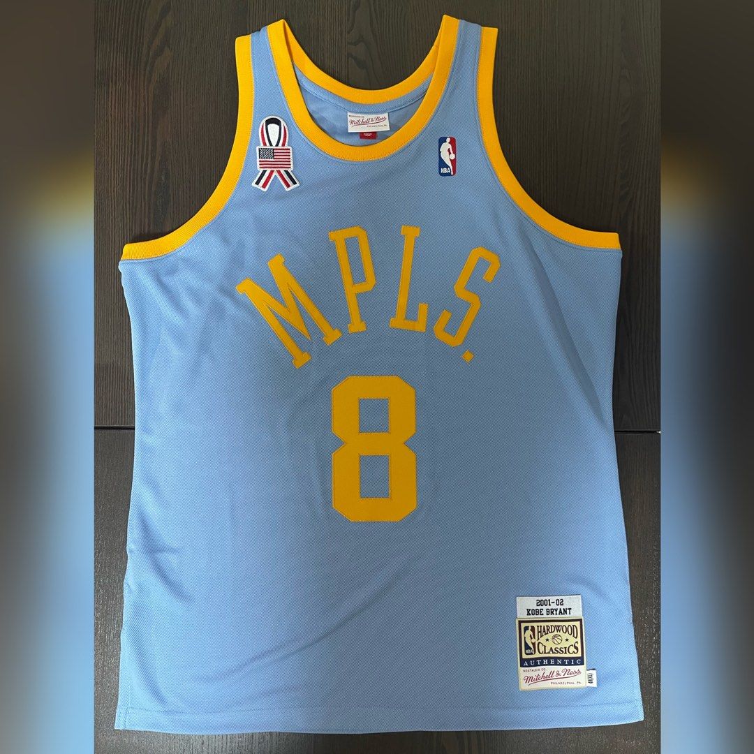 Kobe Bryant Los Angeles Lakers Mitchell & Ness Hardwood Classics Authentic  2001-02 Jersey - Light Blue