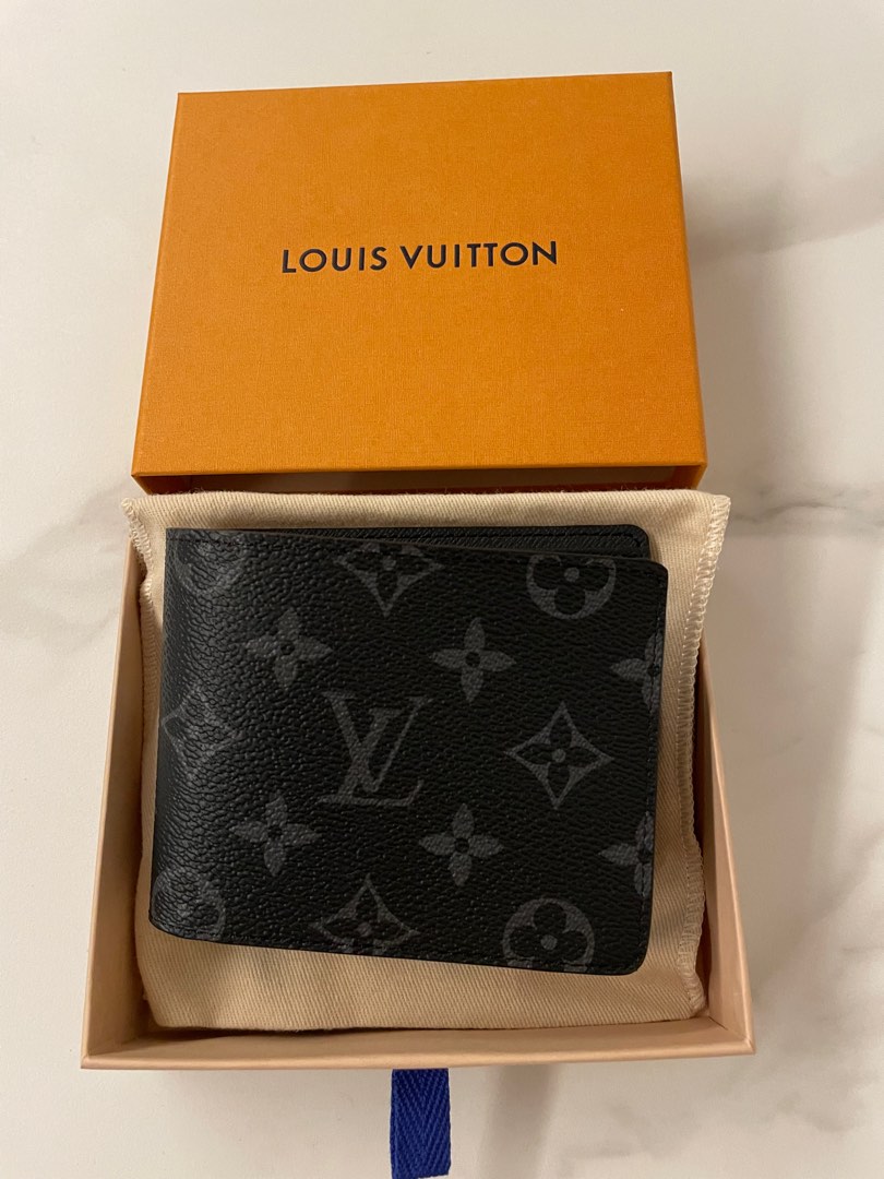 Lv Louis Vuitton Multiple Wallet authentic, Men's Fashion, Watches &  Accessories, Wallets & Card Holders on Carousell