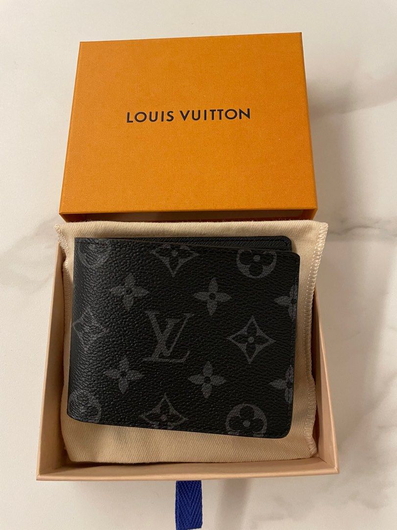 Louis Vuitton LV Card Holder Wallet Monogram Like New, Women's Fashion,  Bags & Wallets, Wallets & Card holders on Carousell