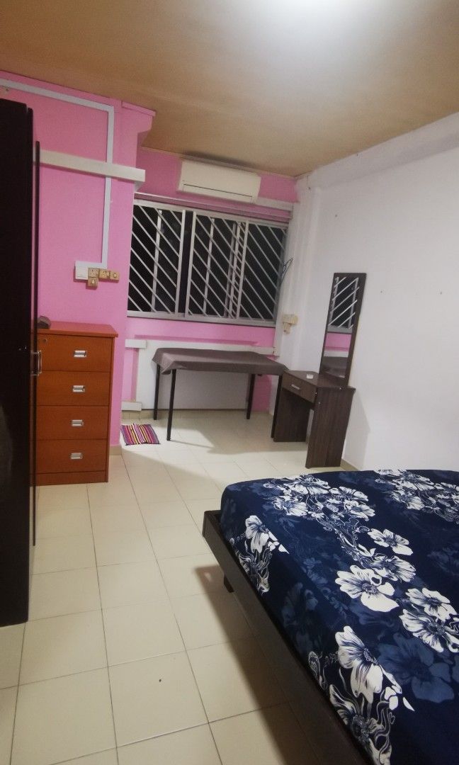Master room in 363 Yishun Ring Road Yishun, Property, Rentals, Room