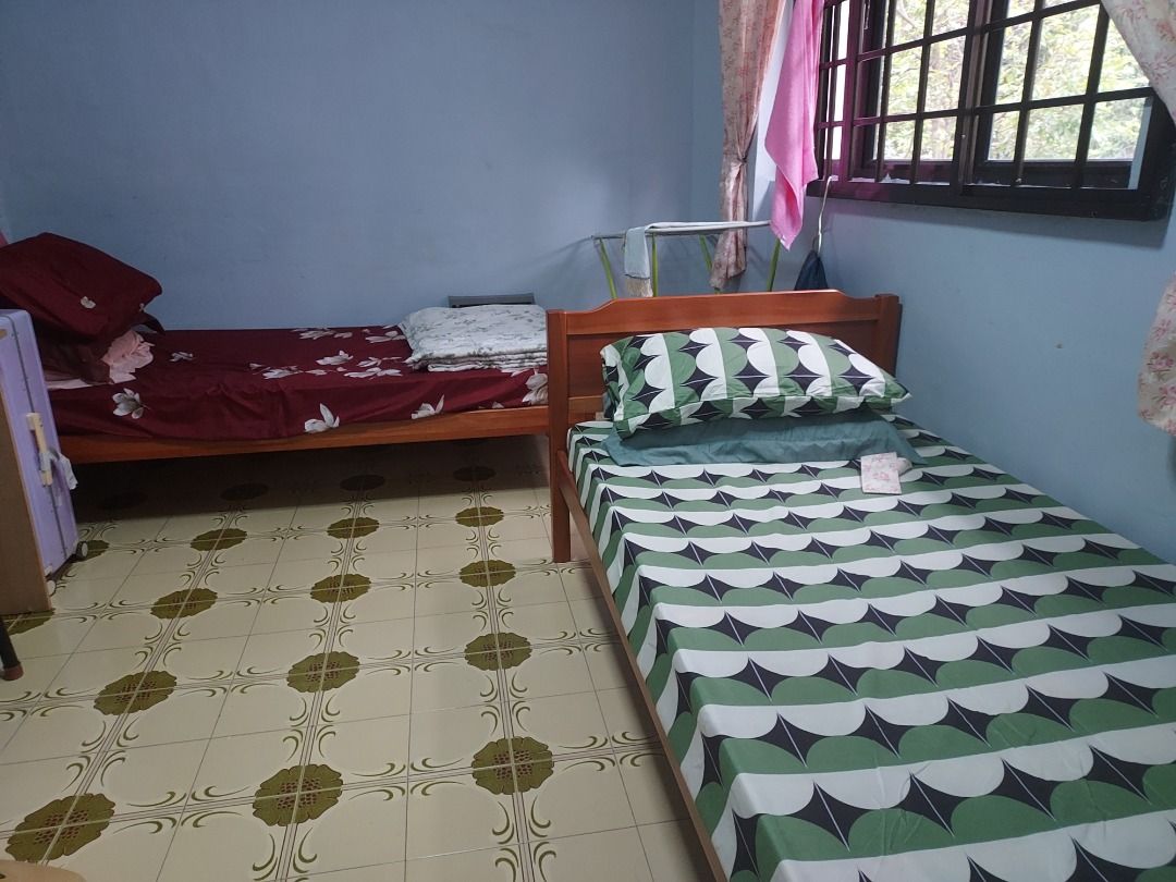Mrt. Jurong East St 21 Bk 211. Female shared room for rent., Property ...