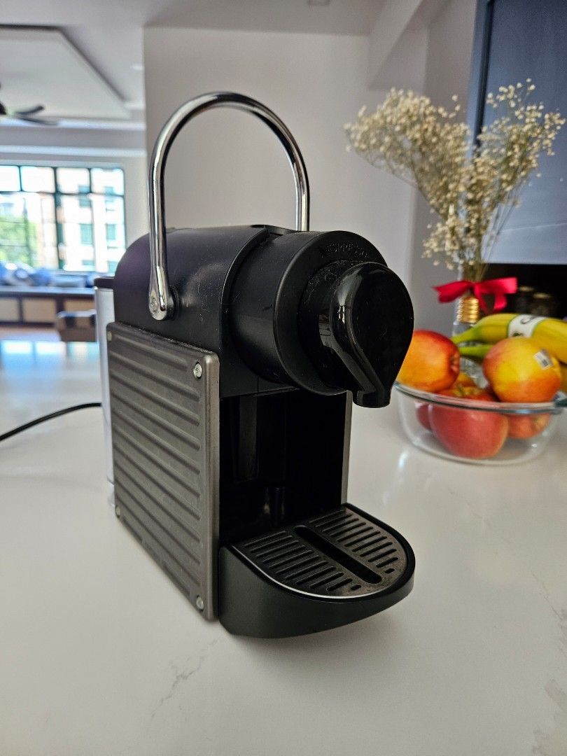 Nespresso Pixie espresso coffee machine, TV & Home Appliances, Kitchen