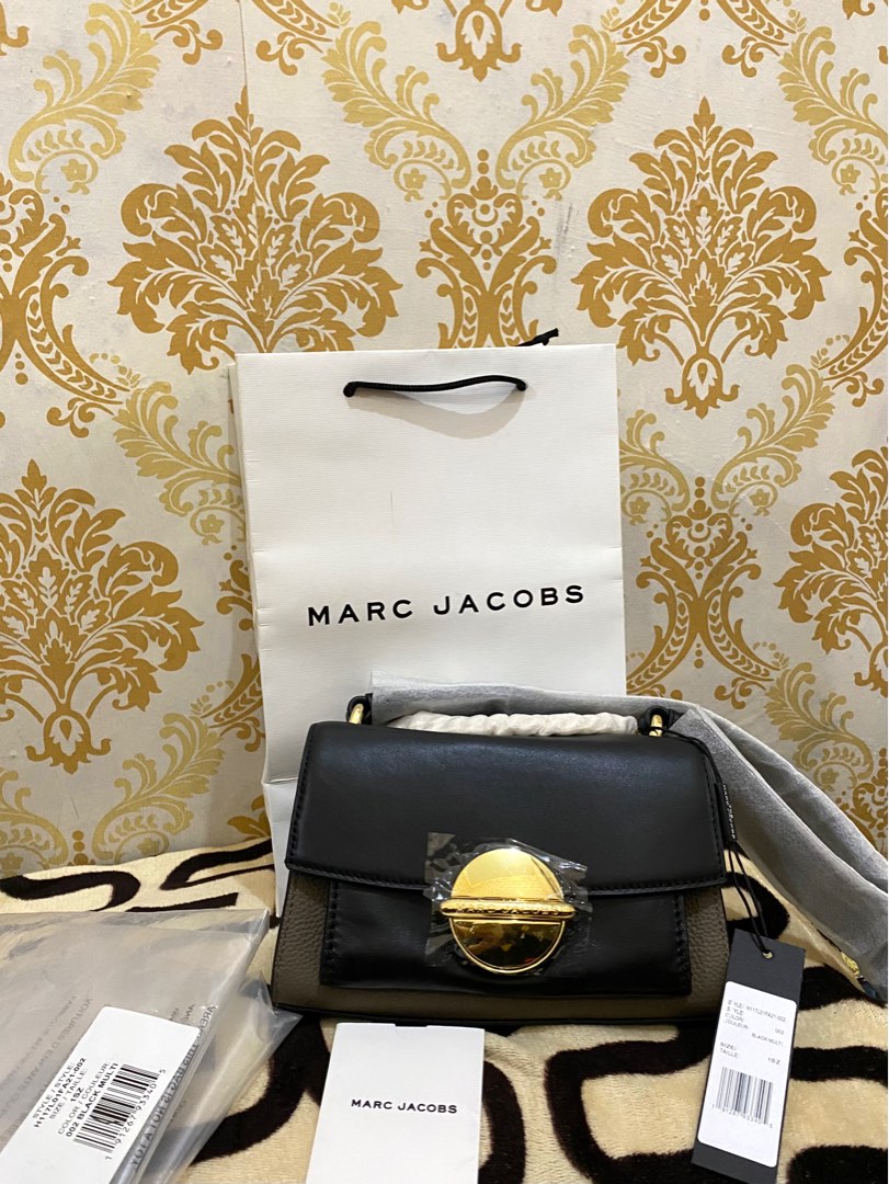 New Marc Jacobs The Tuck Lock Crossbody Bag on Carousell