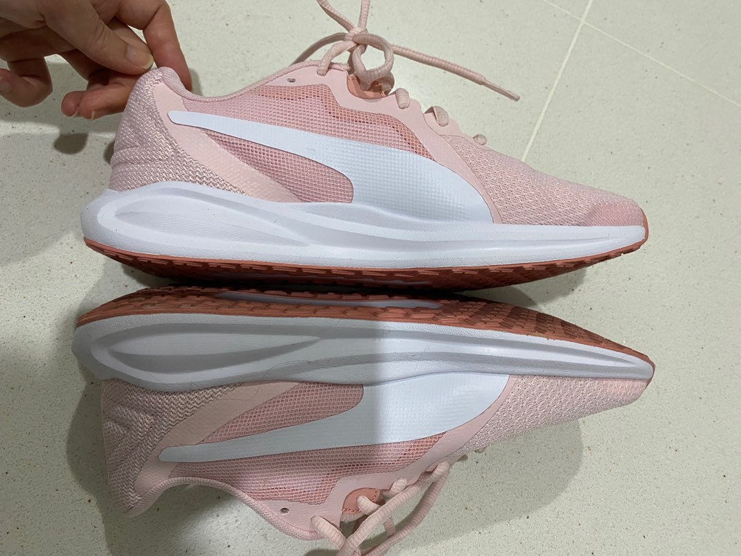 Memory foam hotsell nike trainers