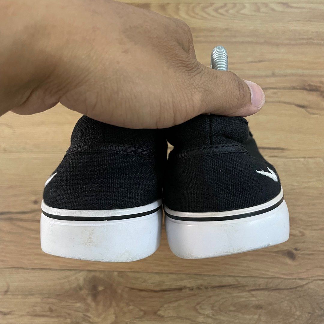 Nike toki slip on 6.5uk Men s Fashion Footwear Sneakers on