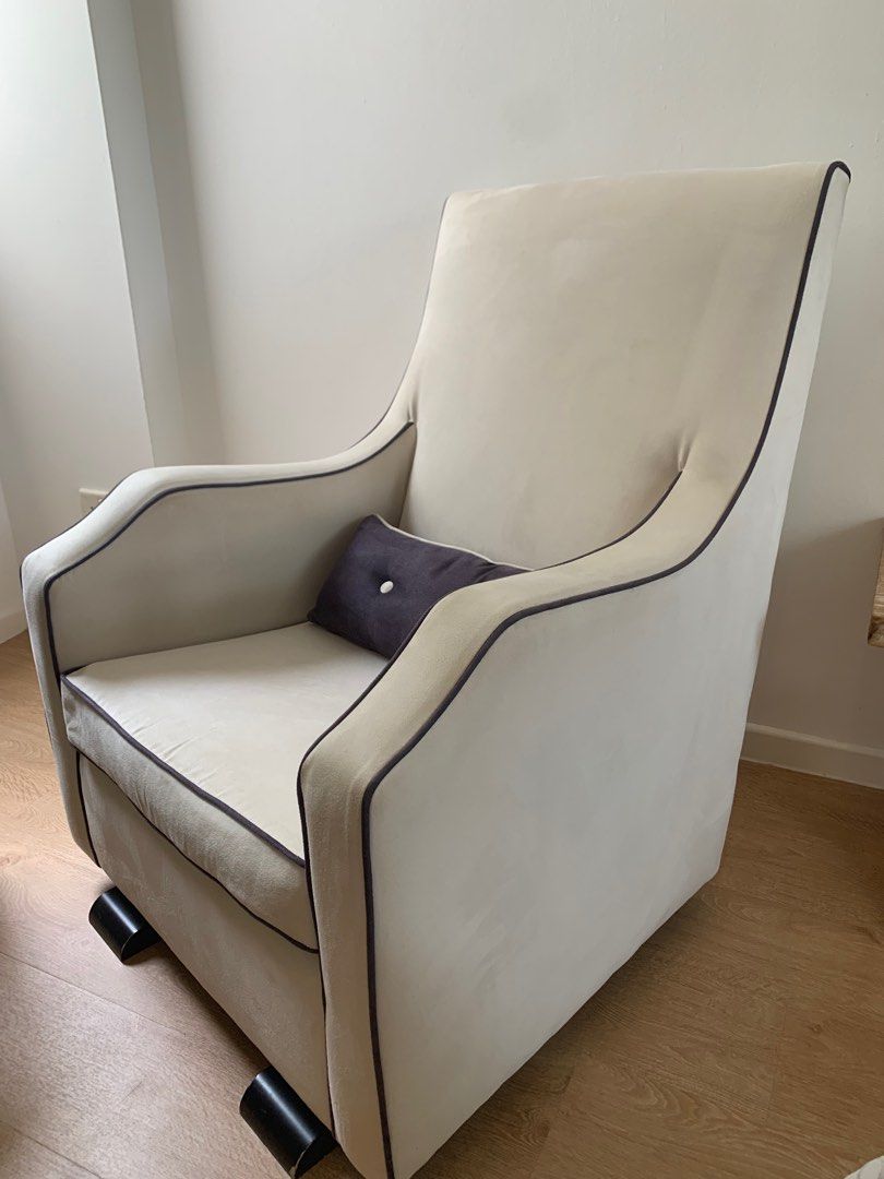 Olli Ella Mo Ma Glider nursing chair