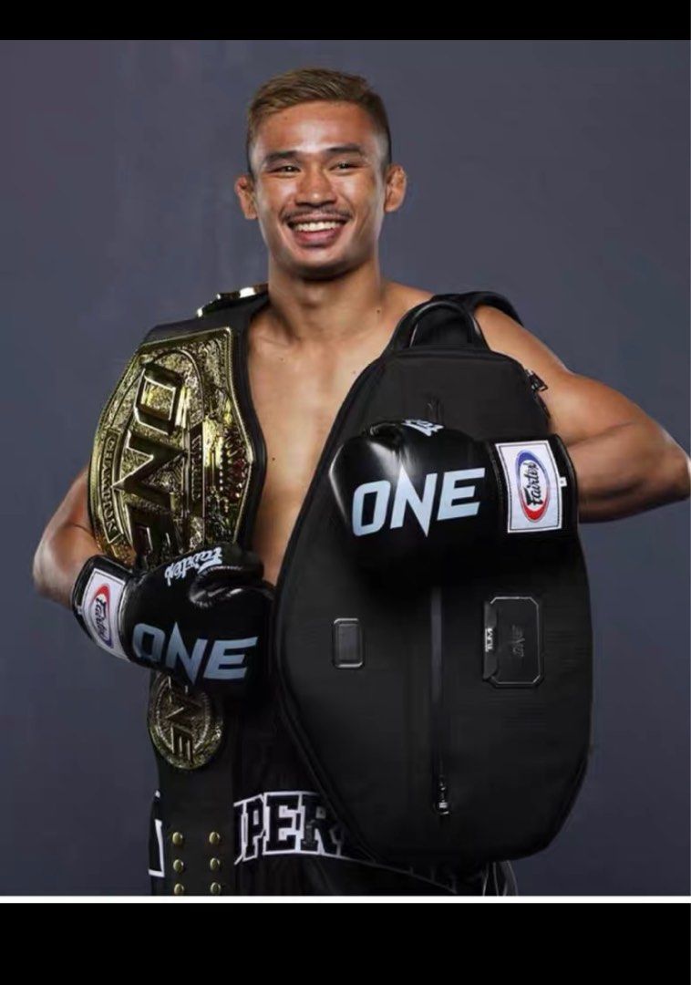 拳套onechampion比賽專用拳套, 運動產品, 其他運動配件- Carousell