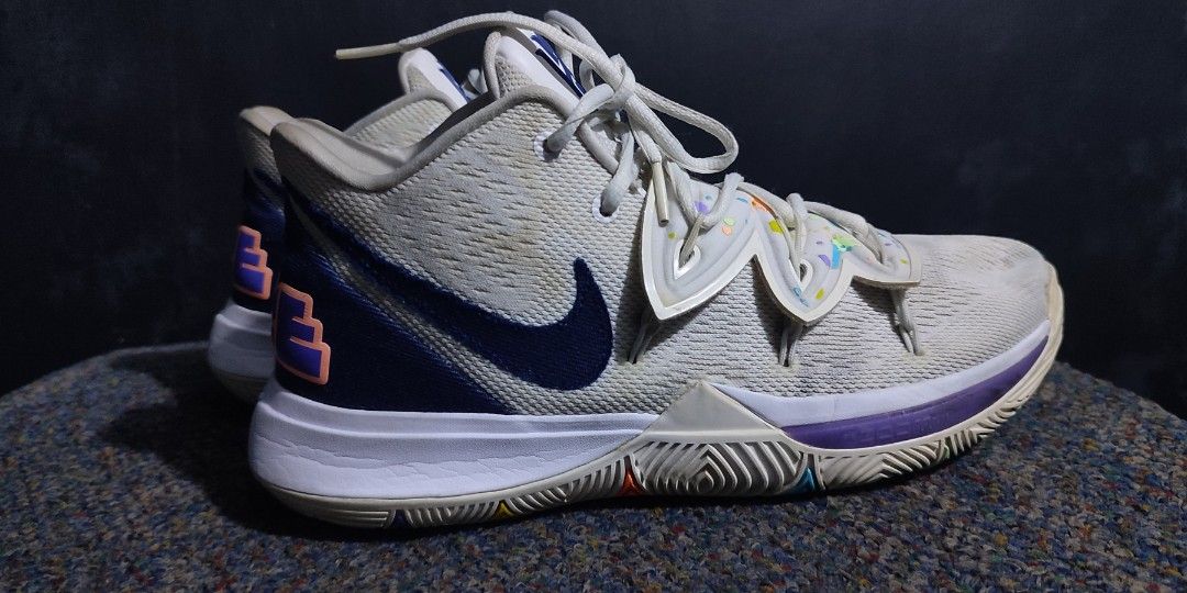 Original Kyrie 5 have a nice day. Size 9us Men s Fashion