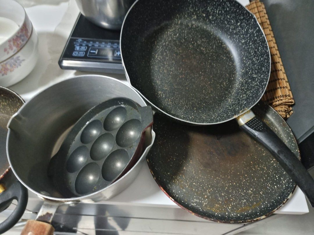 Farberware 2-Pack Glide Non-Stick Black & Copper Ceramic Frying Pans,  9.25/11.25