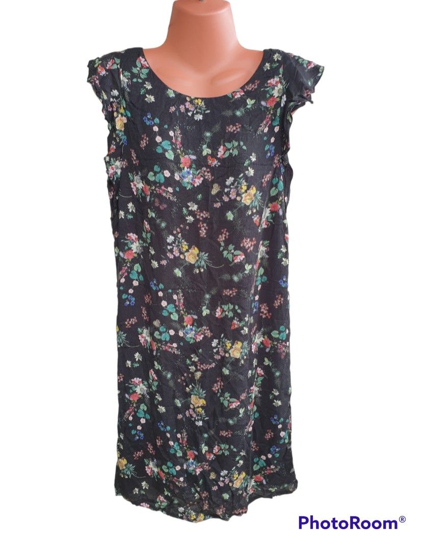 Promod Floral Dress (Category: Dresses) located in Tagaytay City. Submitted by jingstreasures (Listing ID 1227546867, Image 2). Description: Preloved Promod Floral Dress with small tear that has been stitched brand: Promod size: US 8 (on tag) (Actual colors may slightly vary due to lighting conditions).