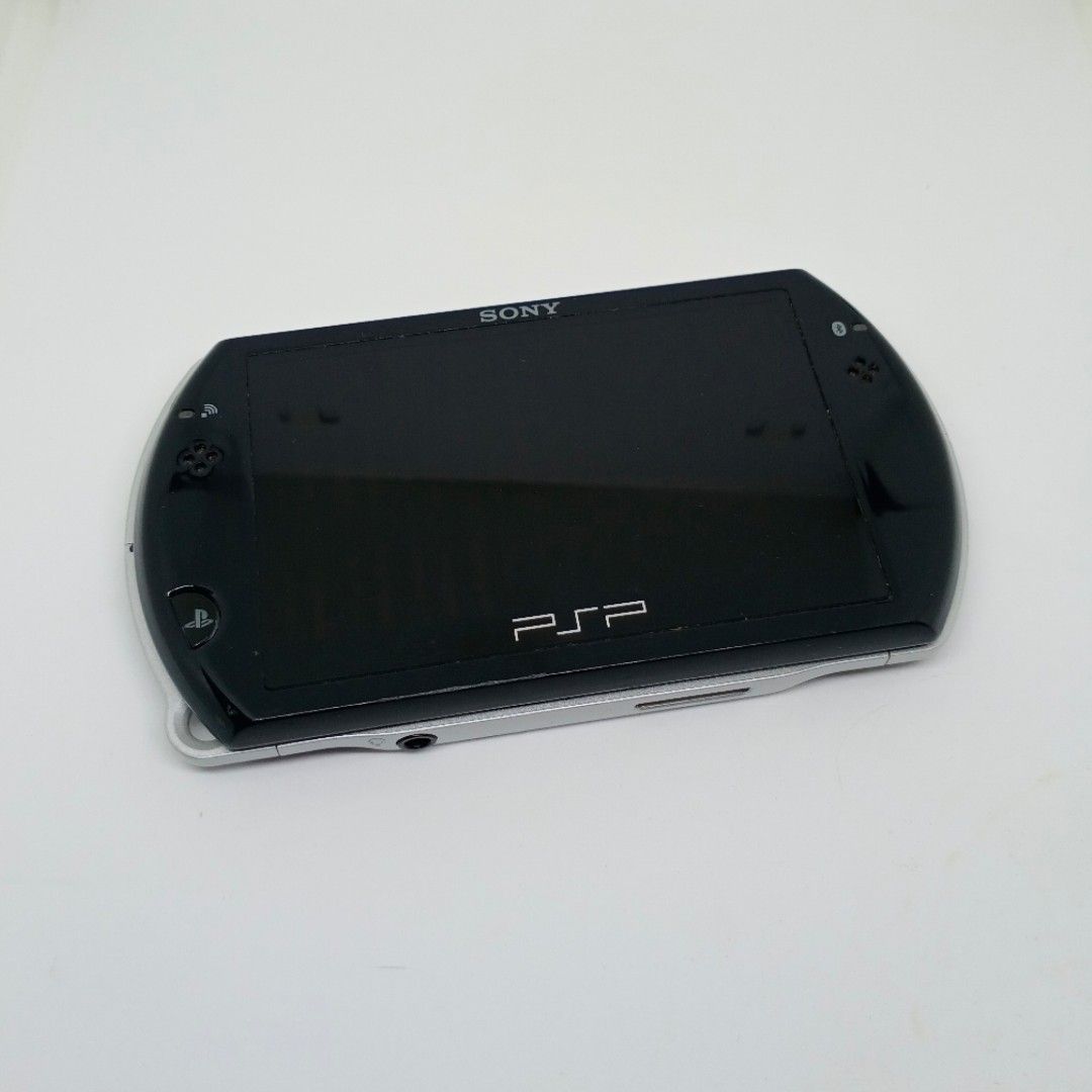 PSP GO BLACK WITH FULL GAMES [USED], Video Gaming, Video Game Consoles