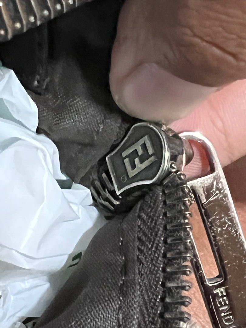 Rare Authentic fendi baguette/pochette (Category: Luxury Bags & Wallets) located in Binalonan. Submitted by sheenaluxarchive (Listing ID 1227499082, Image 3). Description: Hard to find this piece. Not your common baguette/pochette Authentic/original guaranteed. Ang ganda no rubs mga sis .