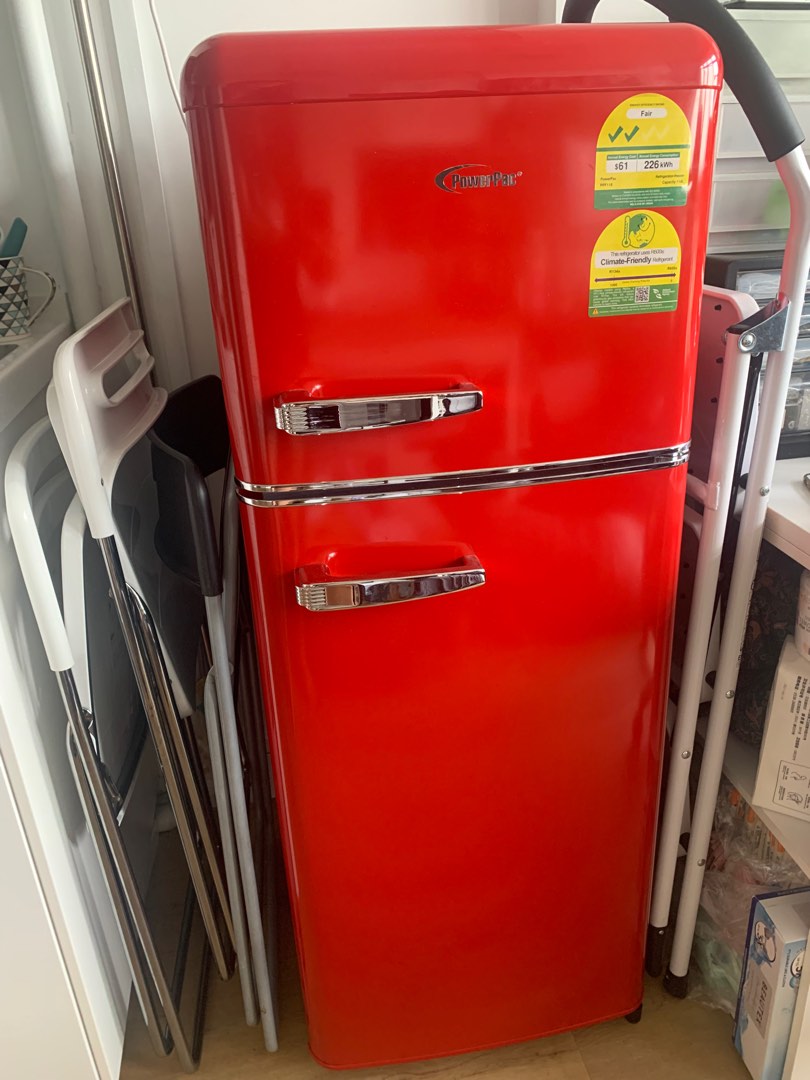 Retro Fridge 2Door Mini Fridge 114L Retro Red Color (fairly new 8.5