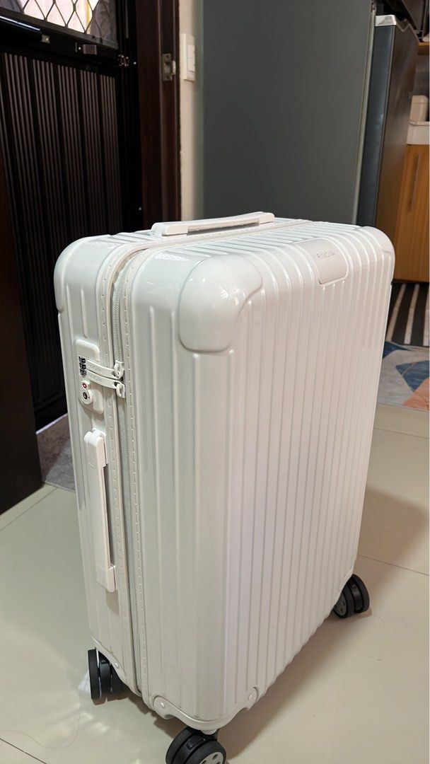 Rimowa luggage in medium (Category: Luggage) located in Antipolo. Submitted by chellai12 (Listing ID 1227497465, Image 3). Description: Authentic and slightly used in white with codver Polycarbonate Actual photos posted Mop: bdo / gcash .
