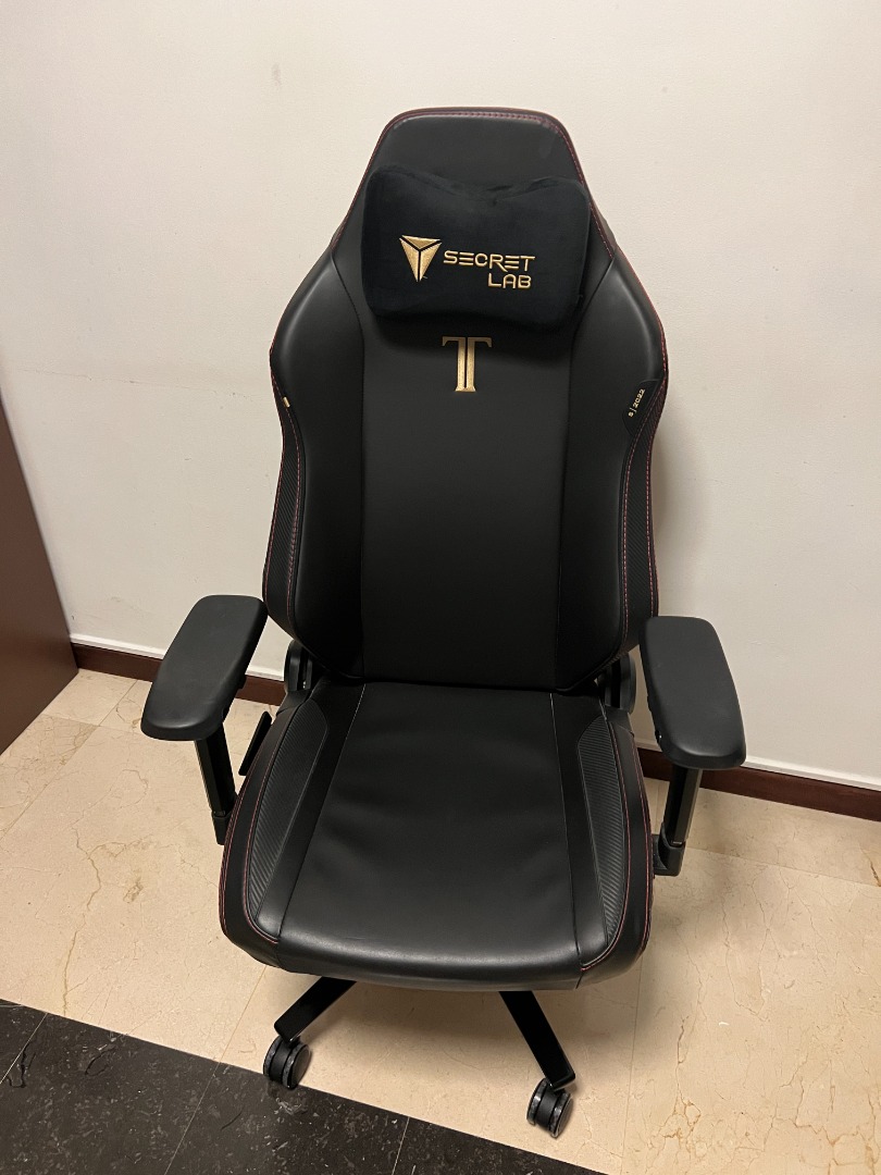 Secret Lab Titan 2022 Chair (Size S), Furniture & Home Living