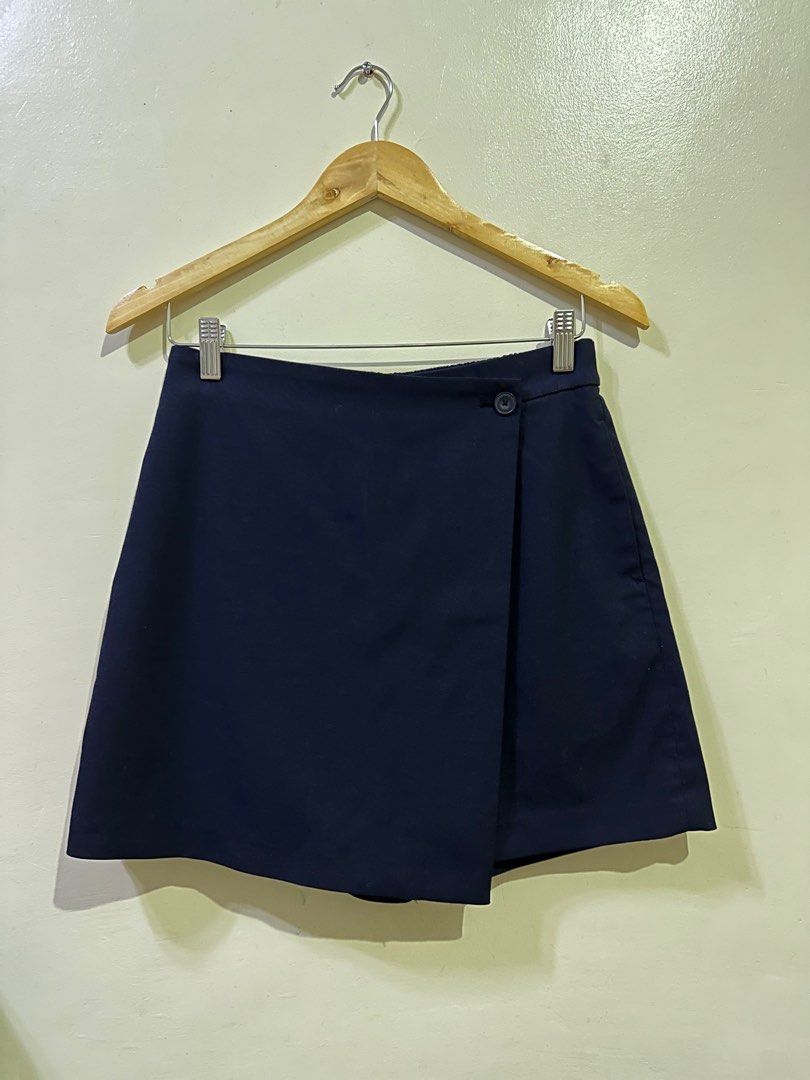 SMART SKORT FROM UNIQLO SIZE L on Carousell