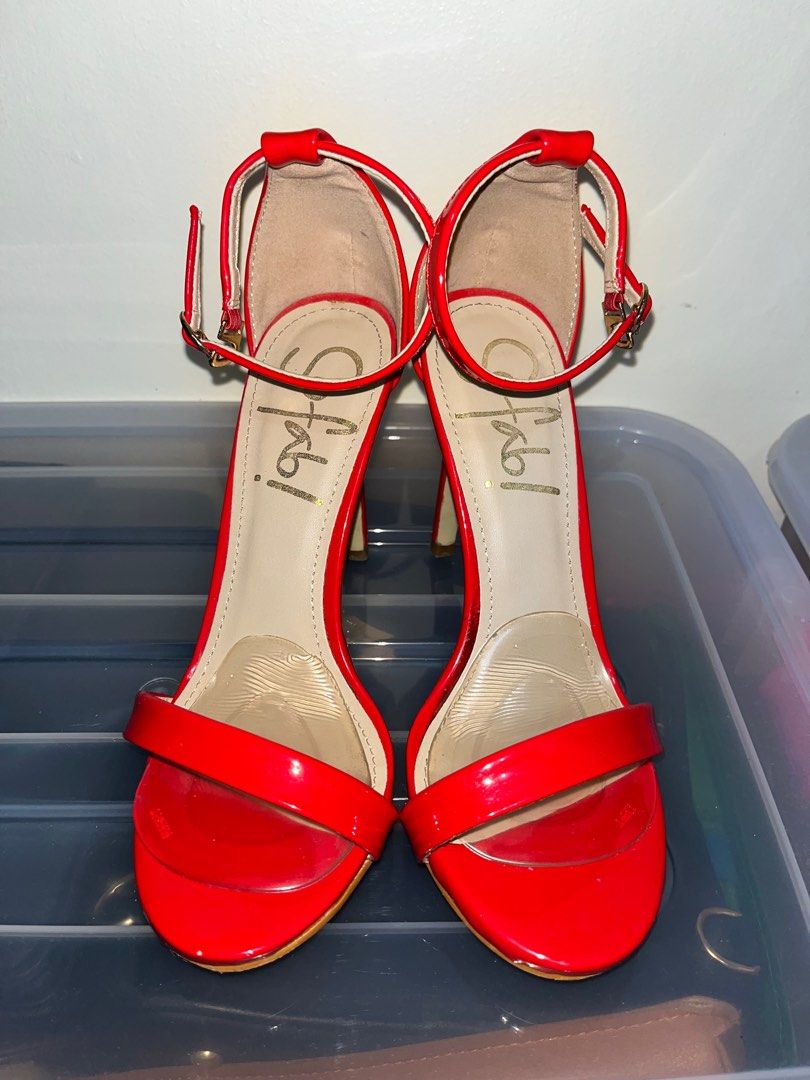 Sofab Red Heels - Hermie (Category: Heels) located in Pasay City. Submitted by cesioa (Listing ID 1227473861, Image 2). Description: used once (graduation only).