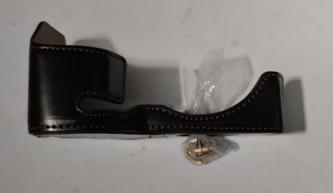 Sony A6000 half body camera case (Category: Camera Bags & Carriers) located in Manila. Submitted by thecollectibleshop (Listing ID 1227472855, Image 1). Description: Selling a pre-owned and still in good condition Sony half body camera case..