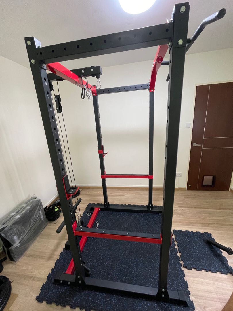 Squat Rack with cable attachment and floor padding, Sports Equipment ...