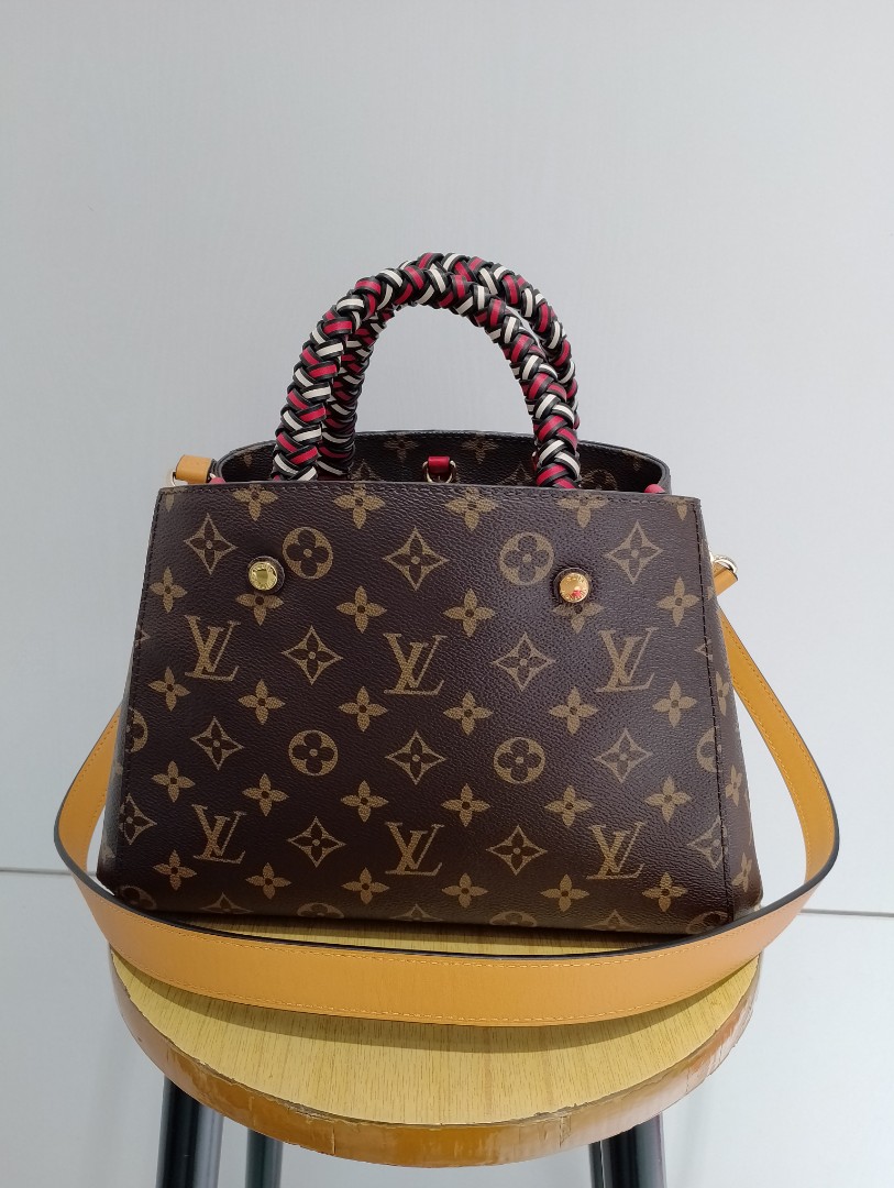 New LV Dauphine WOC Size 18,5 x 12 x 5 cm, Barang Mewah, Tas & Dompet di  Carousell