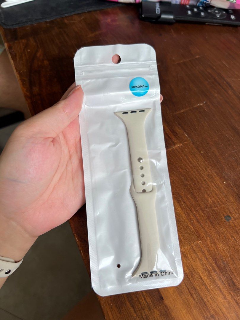 Thin Apple Watch Strap in Starlight, Mobile Phones & Gadgets, Wearables