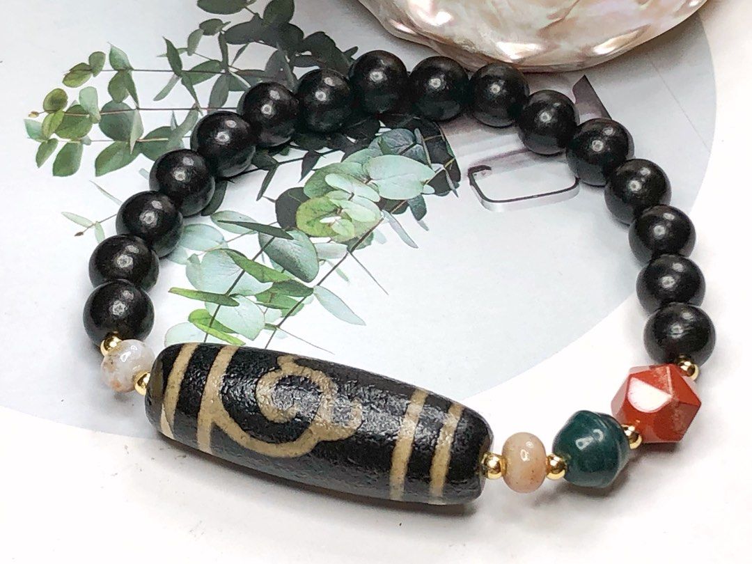 Tibetan Dzi Beads Green Tara Dzi Beads 藏传老矿绿度母天珠 38.5x13.6mm