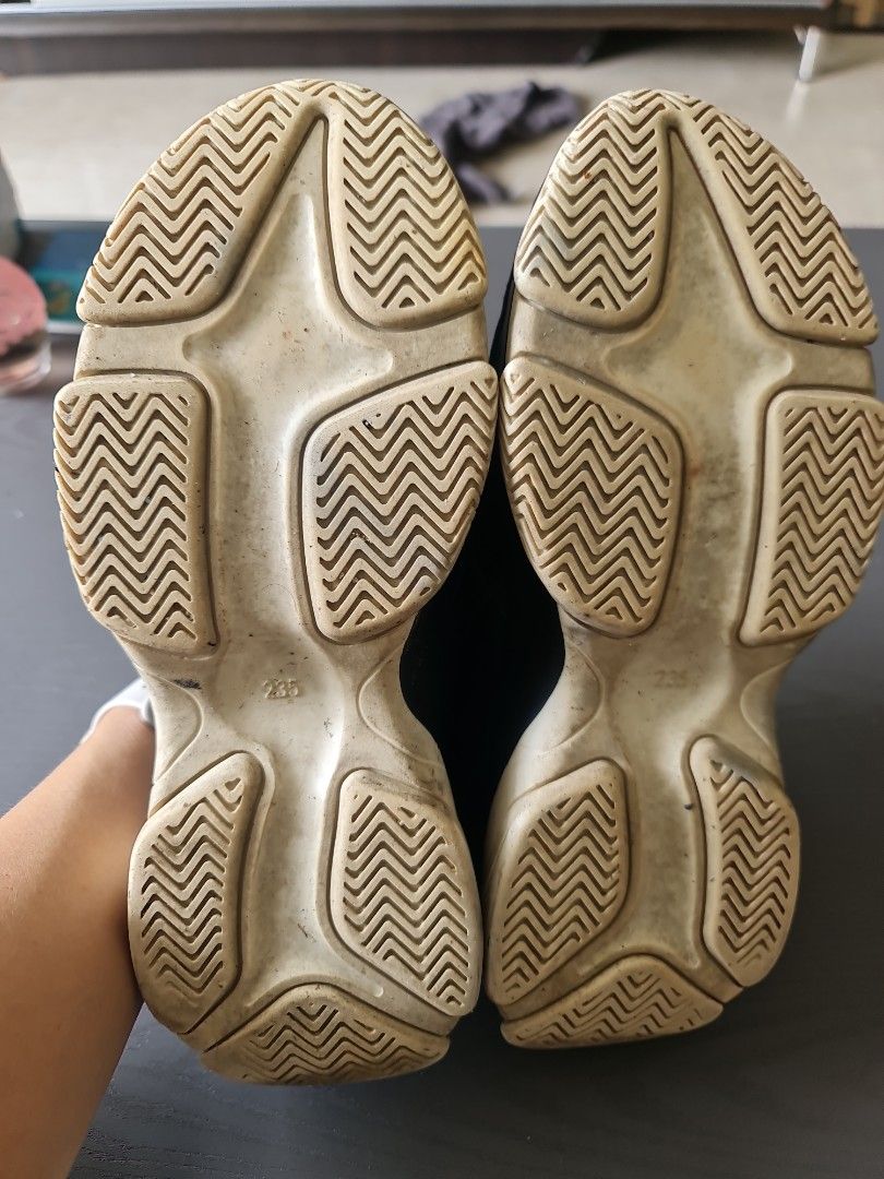 vera wang sneakers