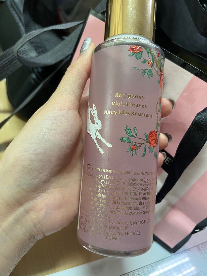Victoria Secret ENCHANTED PEONY Fragrance Mist, Kesehatan & Kecantikan, Parfum, Kuku & Lainnya ...