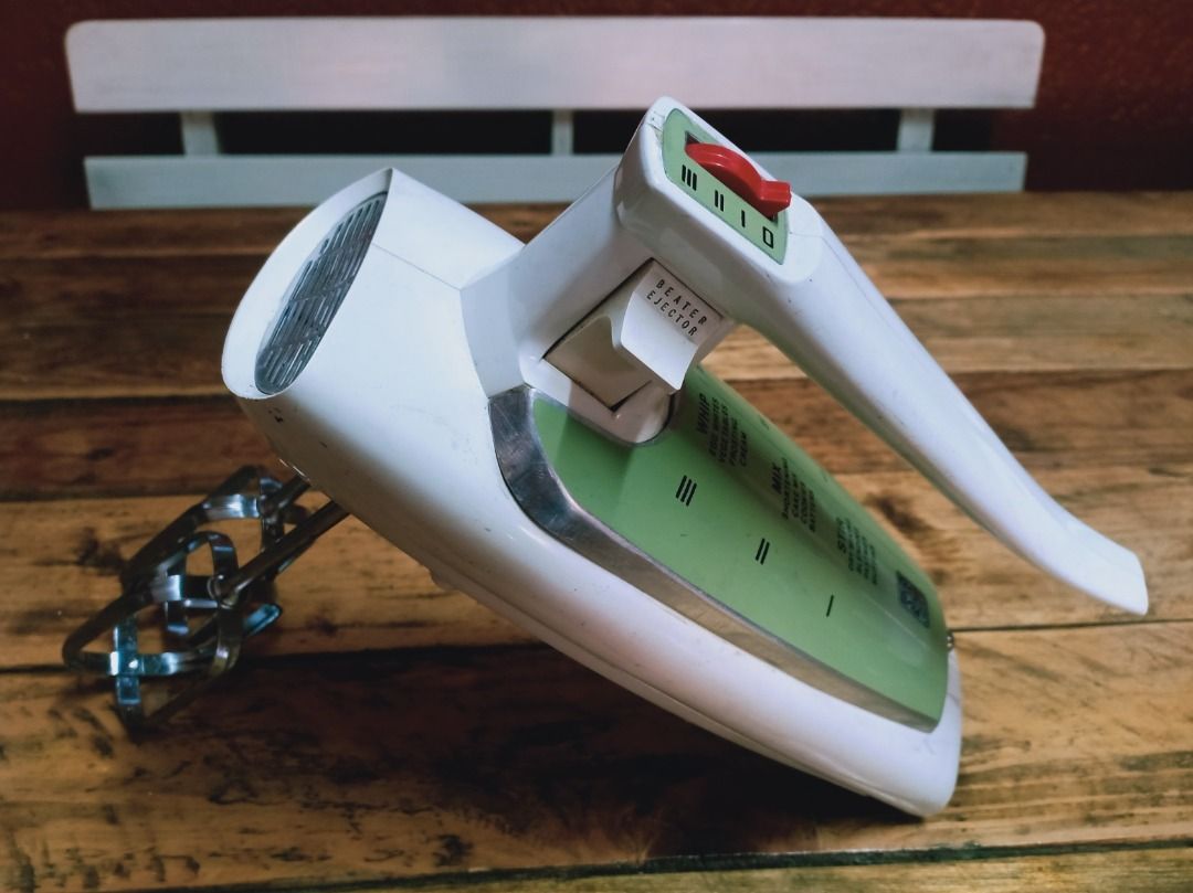 General electric outlet hand mixer vintage