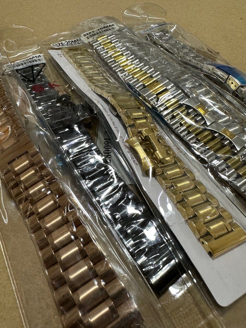 Watch strap (Category: Watches) located in Singapore. Submitted by kairos.moment (Listing ID 1227436282, Image 2). Description: Metal strap ( Stainless steel) Various size available- 18; 20; 22).