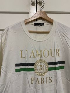 Women’s baggy white tshirt