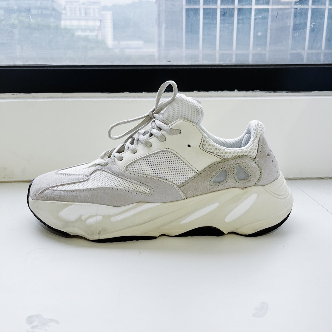 Yeezy 700 top v1 salt