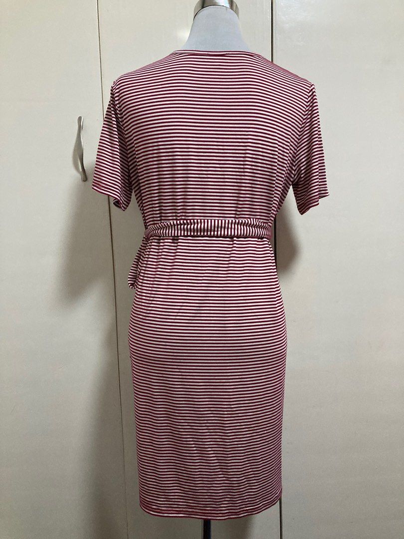 Zalora Basics - Maternity Dress X-Small (Category: Maternity wear) located in Taguig. Submitted by 8sRyl (Listing ID 1227543305, Image 3). Description: Zalora Basics - Maternity Dress X-Small can be worn upto 7 months strechable fabric wash and wear.