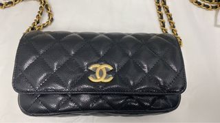 (Category: ) located in . Submitted by blingandbags (Listing ID 1224216673, Image 1). Description: .