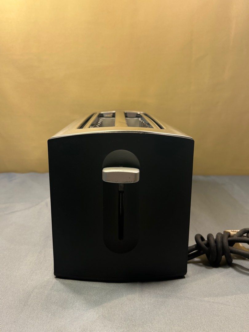 2 Slice Toaster (Category: Ovens & Toasters) located in Quezon City. Submitted by lucas_luxuries (Listing ID 1224250068, Image 2). Description: 2 Slice Toaster - Australian Mall Pullout - Australian Mall Display - Used for demonstrations - Minor Scratches - 220V.