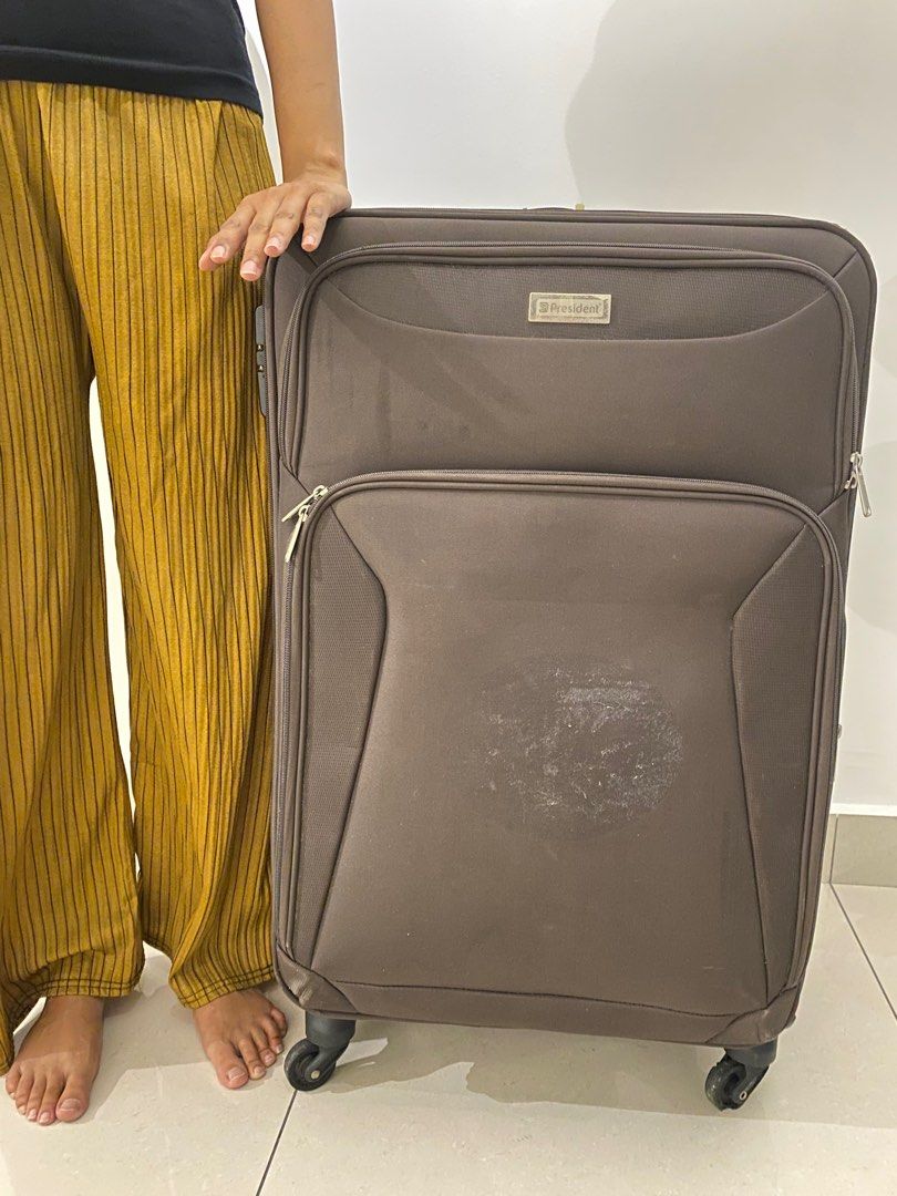 President deals cabin luggage