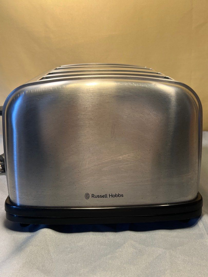 4 Slice Toaster (Category: Ovens & Toasters) located in Quezon City. Submitted by lucas_luxuries (Listing ID 1224247394, Image 3). Description: 4 Slice Toaster - Australian Mall Pullout - Australian Mall Display - Unused - Minor Scratches - 220V.