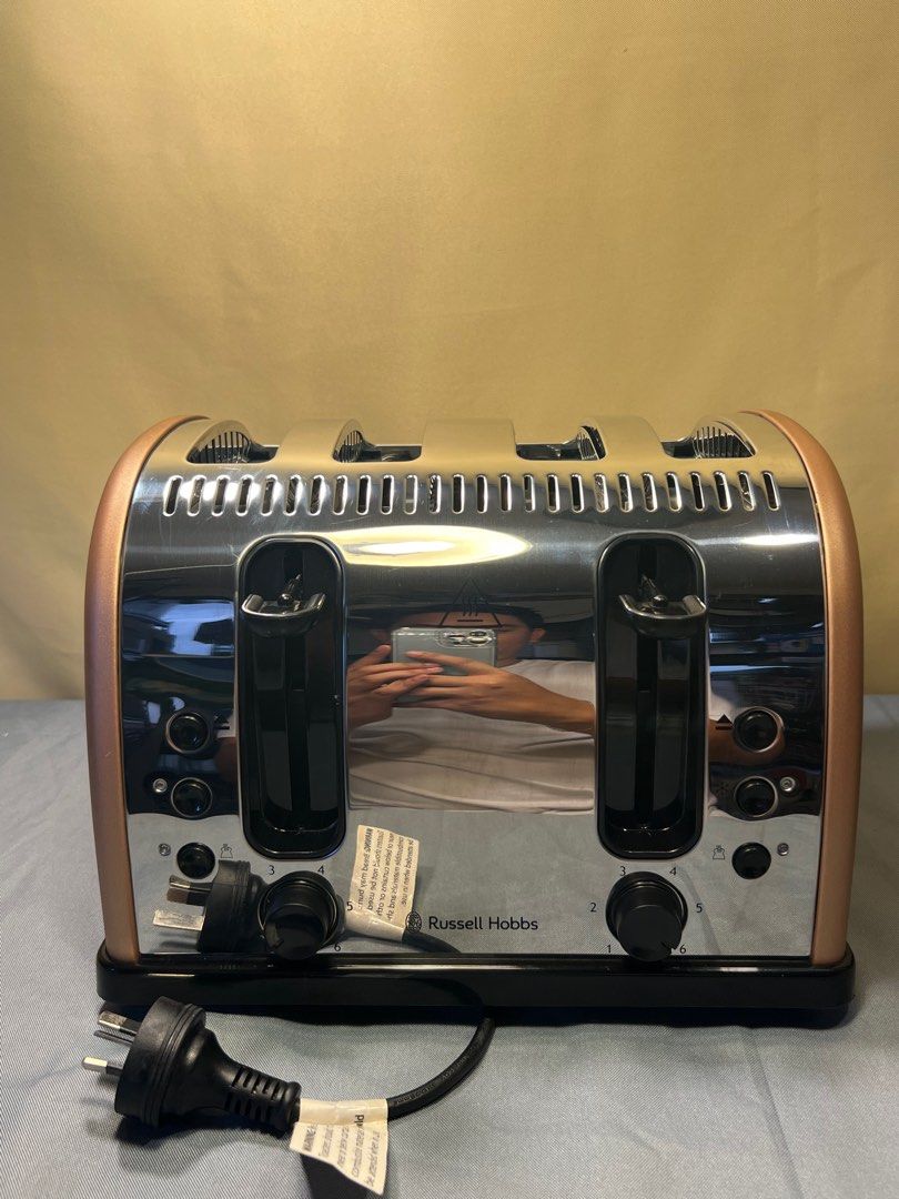 4 Slice Toaster (Category: Ovens & Toasters) located in Quezon City. Submitted by lucas_luxuries (Listing ID 1224248326, Image 1). Description: 4 Slice Toaster - Australian Mall Pullout - Australian Mall Display - Used only for demo - Minor Scratches - 220V.