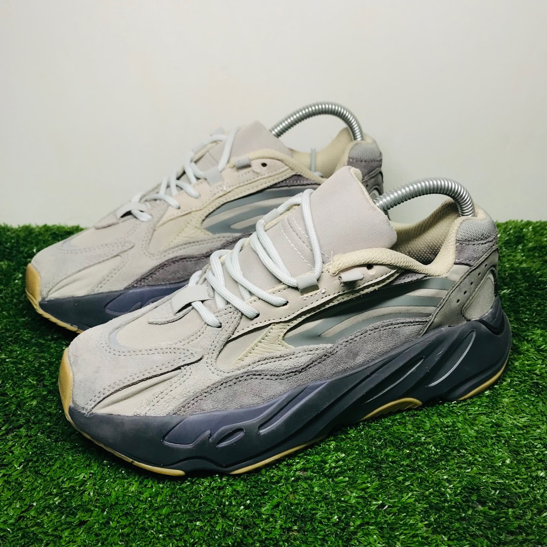 Yeezy boost hotsell 700 v2 resell