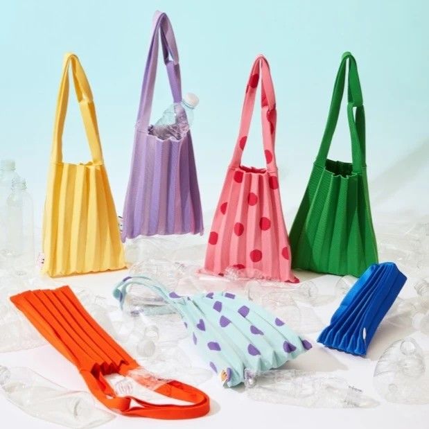 需訂購🇰🇷韓國BT21 × PLEATS MAMA mini shoulder bag, 女裝, 手袋及銀