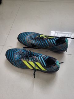 Adidas 足球鞋波砵