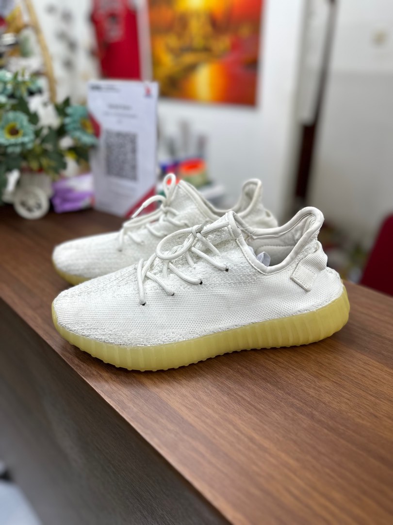 Adidas Yeezy Putih Fesyen Pria Sepatu Sneakers di Carousell